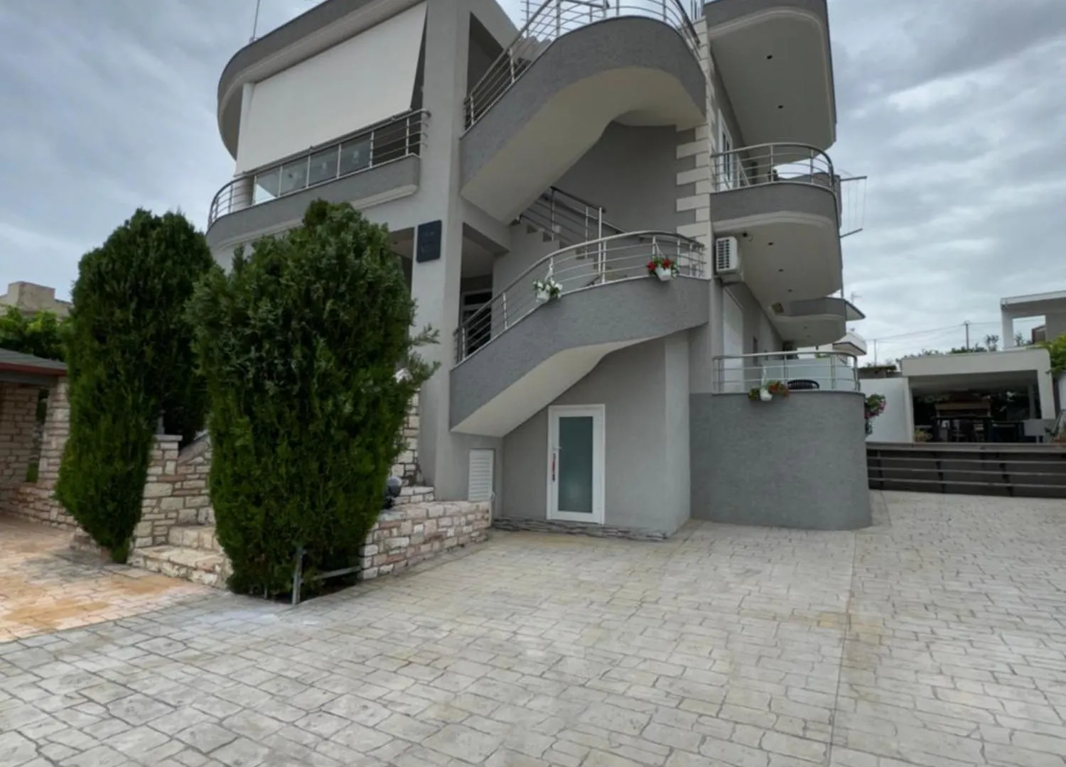 Vila Neli Ksamil